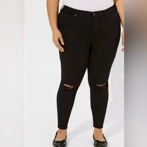 Torrid Size 28T Black Sky High Skinny Distressed Jeans